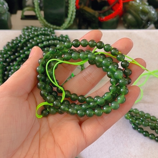 蛇纹石玉足银镀金镶嵌颈饰小*文