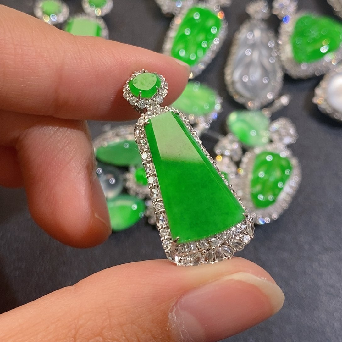 翡翠颈饰18K金镶嵌天然缅甸A货翡翠