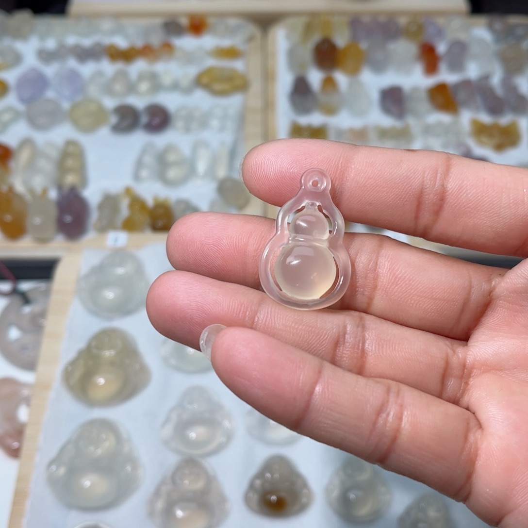 玛瑙/玉髓颈饰合金