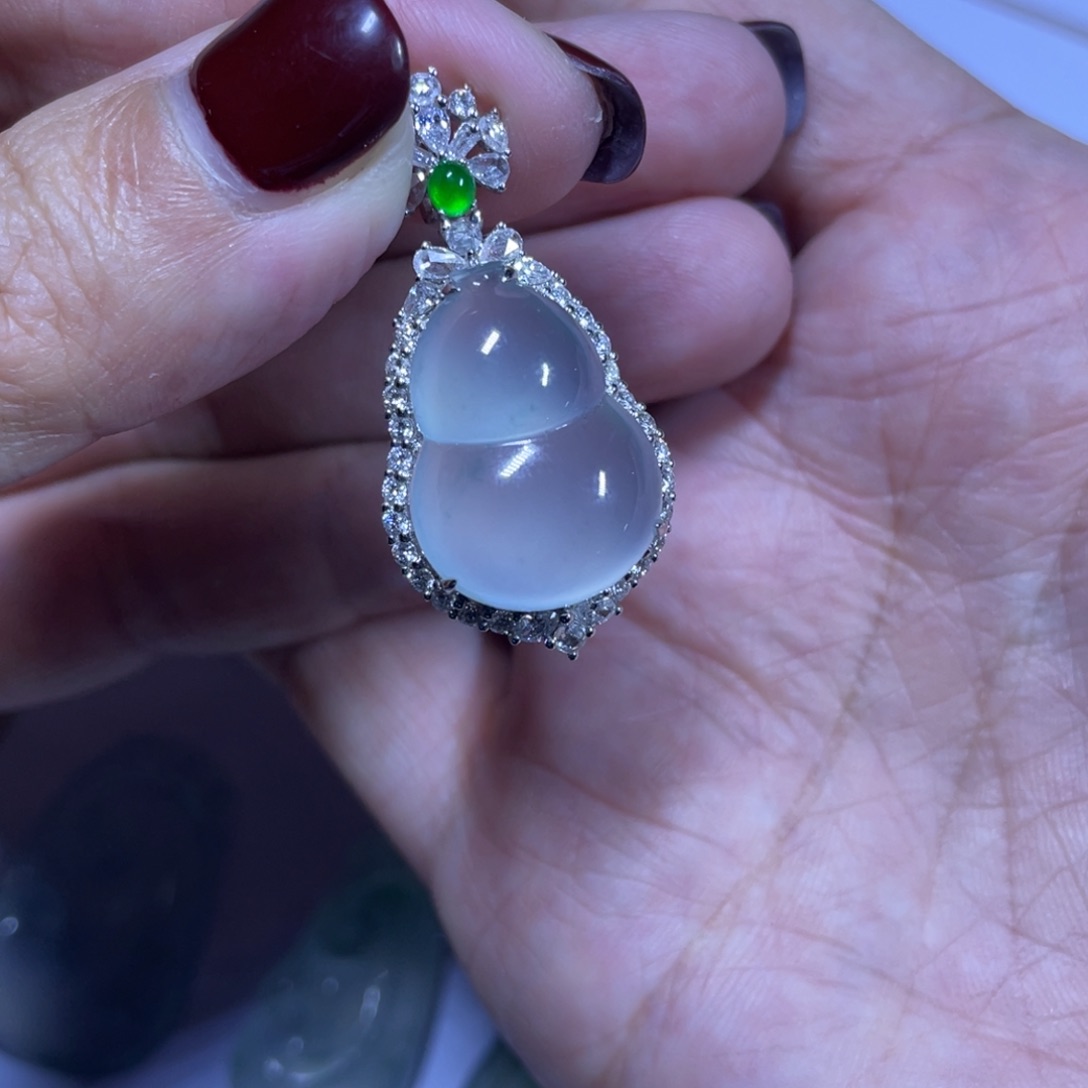 翡翠颈饰18K金镶嵌葫芦