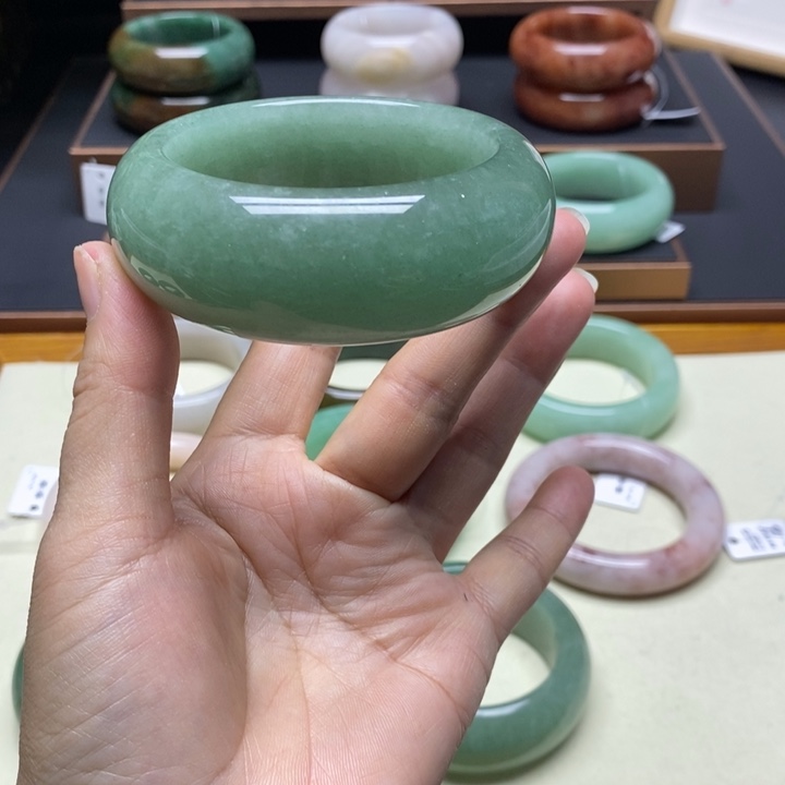 石英质玉合金佘太翠