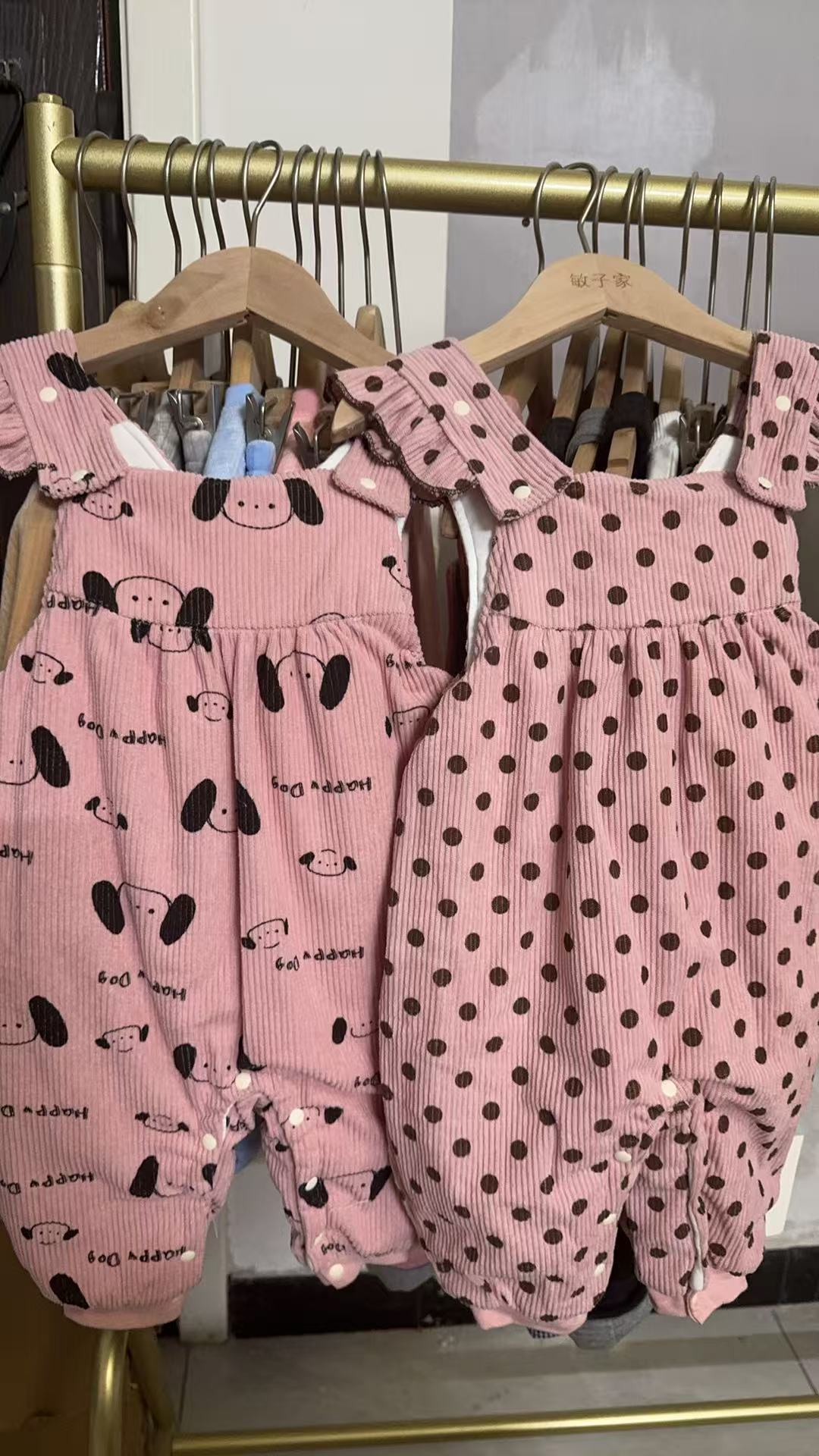 宝宝豌浢象粉色连体夹棉背带裤80g
