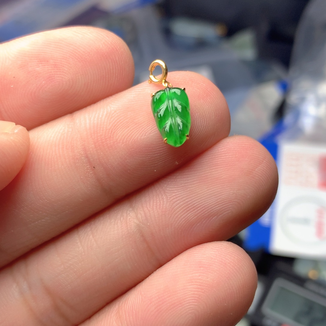 【闪购商品】颈饰18K金镶嵌翡翠翡翠