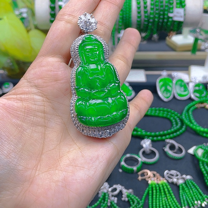 翡翠颈饰银S925镶嵌「**」观音