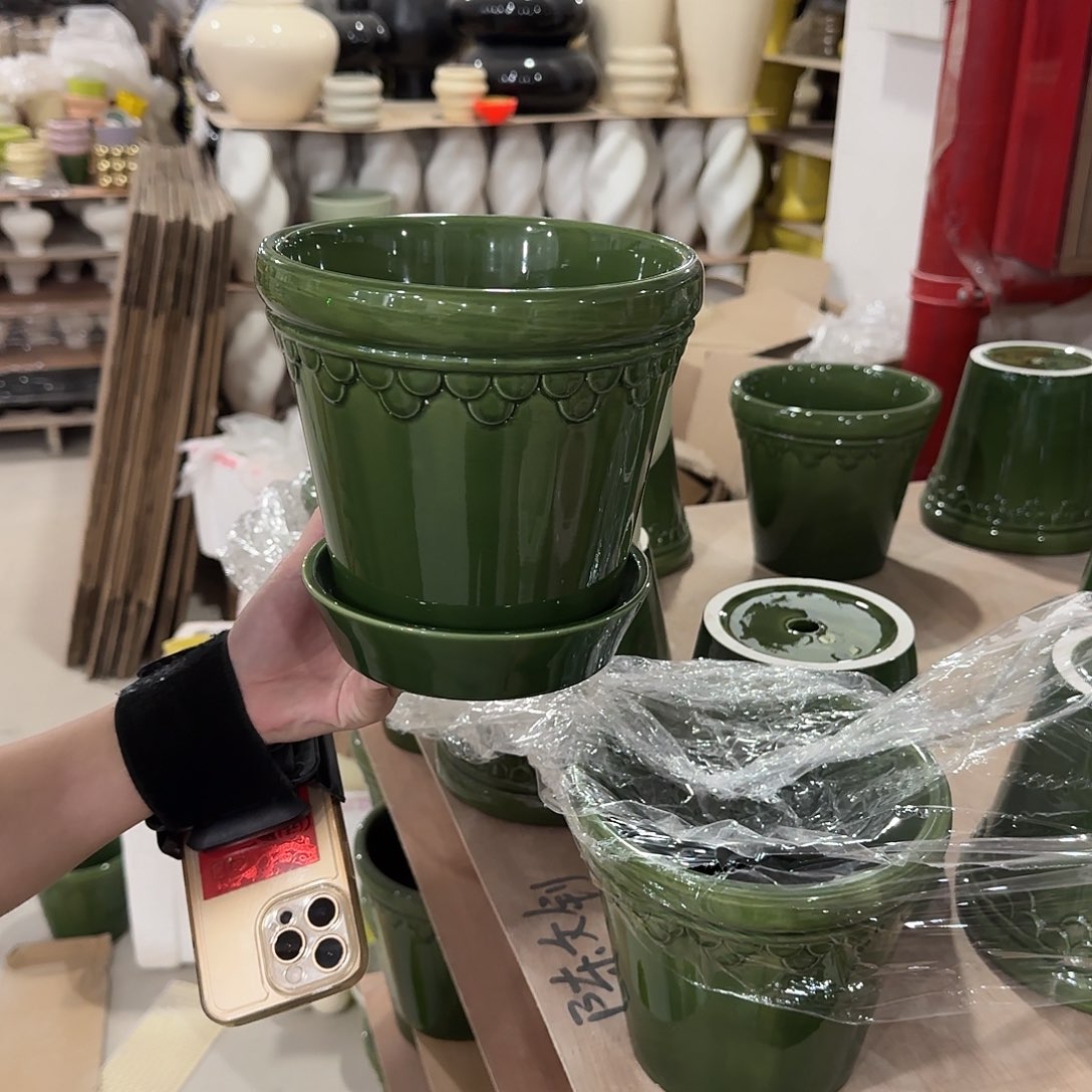 b2绿色带托花盆花盆花盆