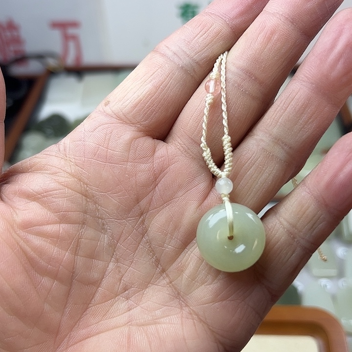 7***8和田玉未镶嵌颈饰
