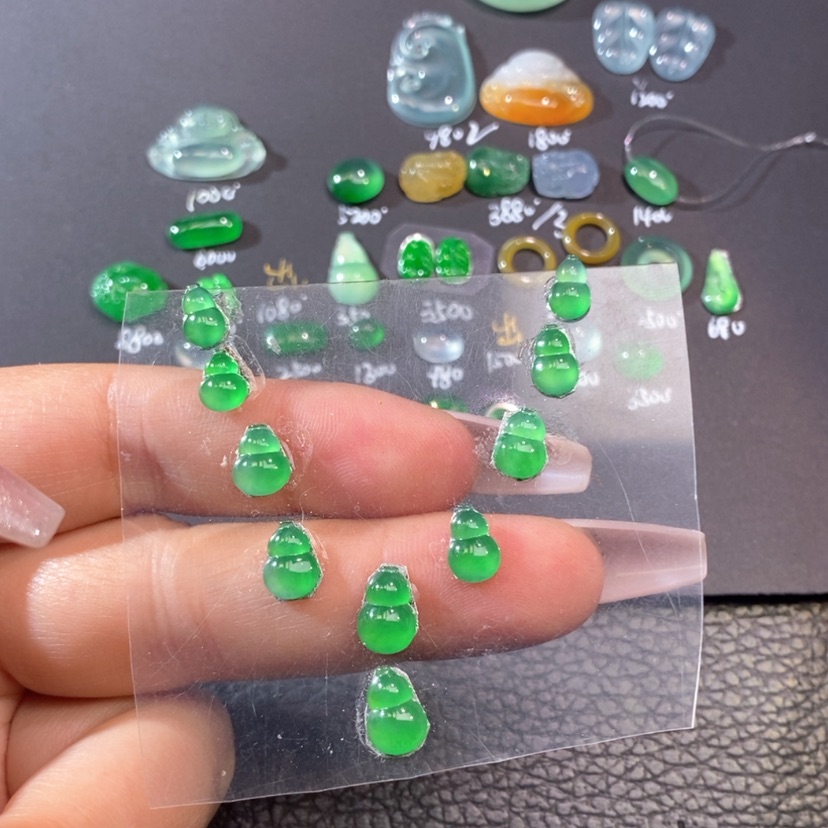 【闪购商品】翡翠挂件未镶嵌葫芦