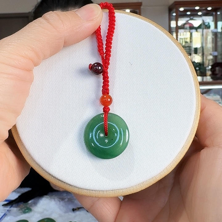 密玉（石英质玉）吊坠合金