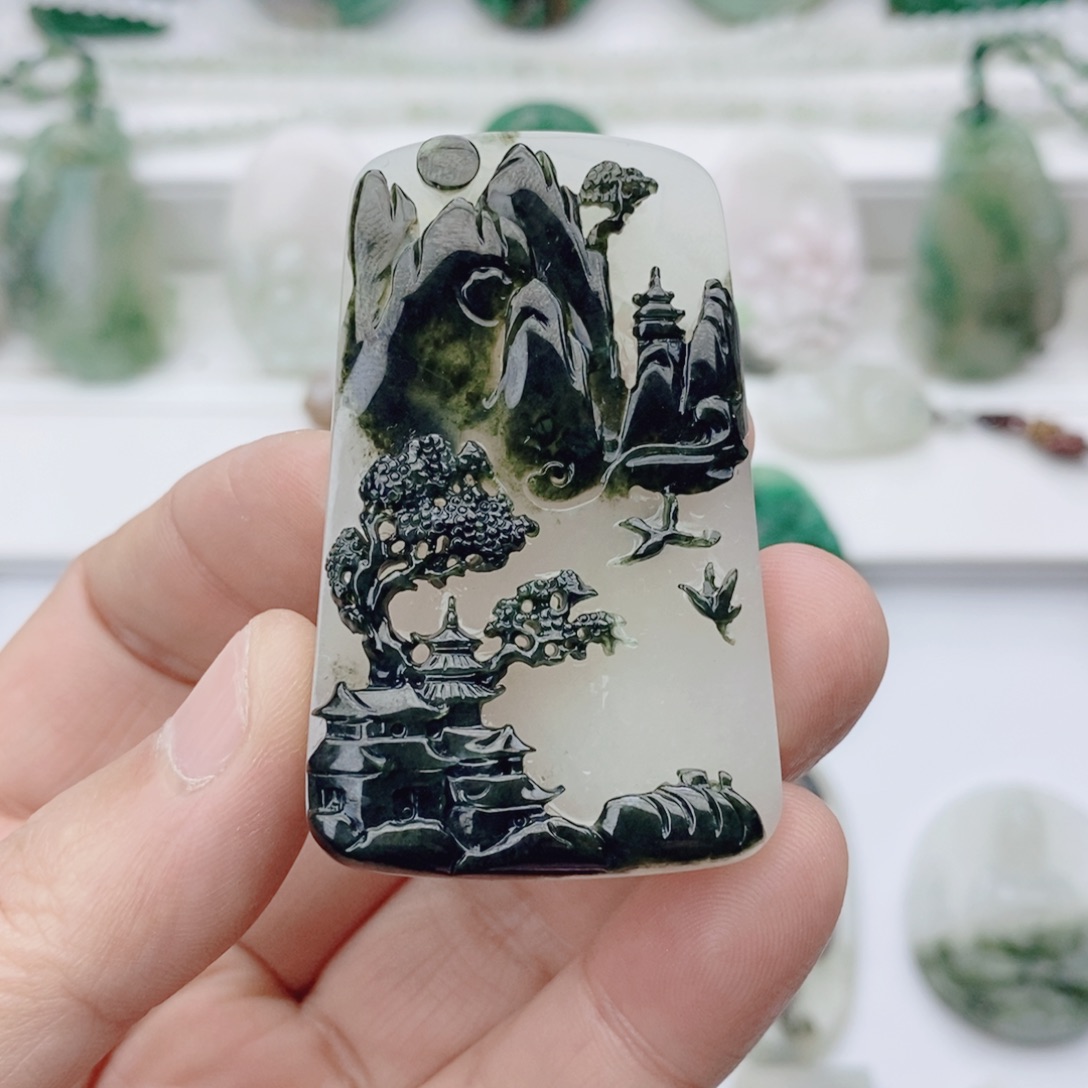 随***逛独山玉未镶嵌颈饰