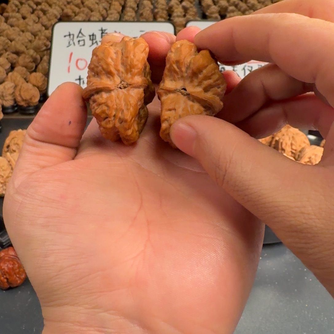 面***包吊坠文玩核桃1蛤蟆的世界里有一个叫阿卡