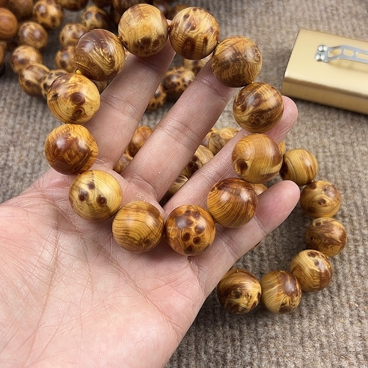 木冈**左太行崖柏2.0白缝骨料。。。。。。