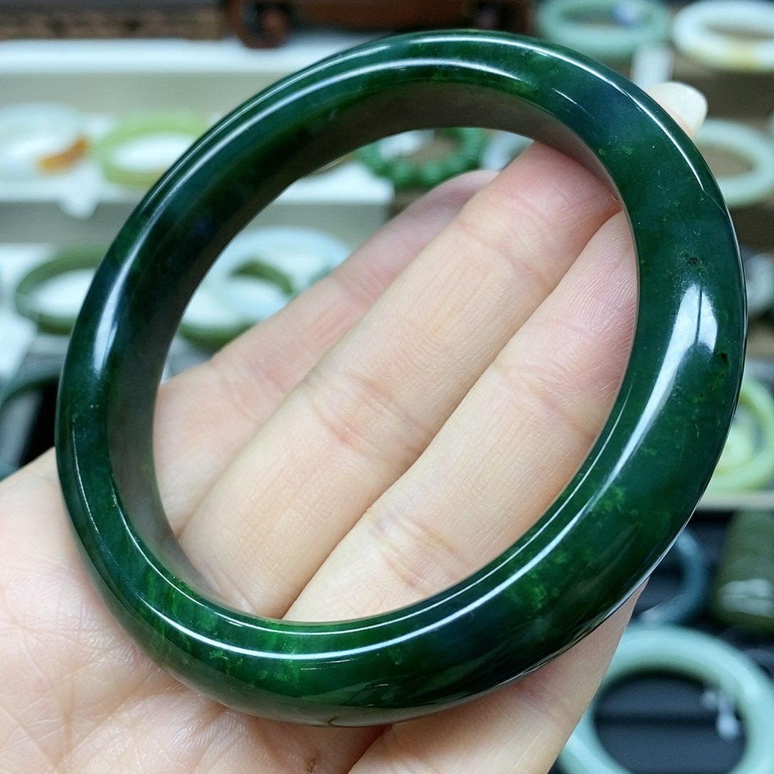 【闪购商品】和田玉（碧玉）手镯未镶嵌