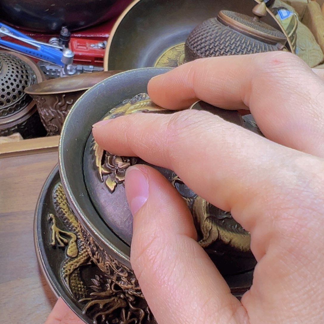 感*紫金风磨铜三财盖碗