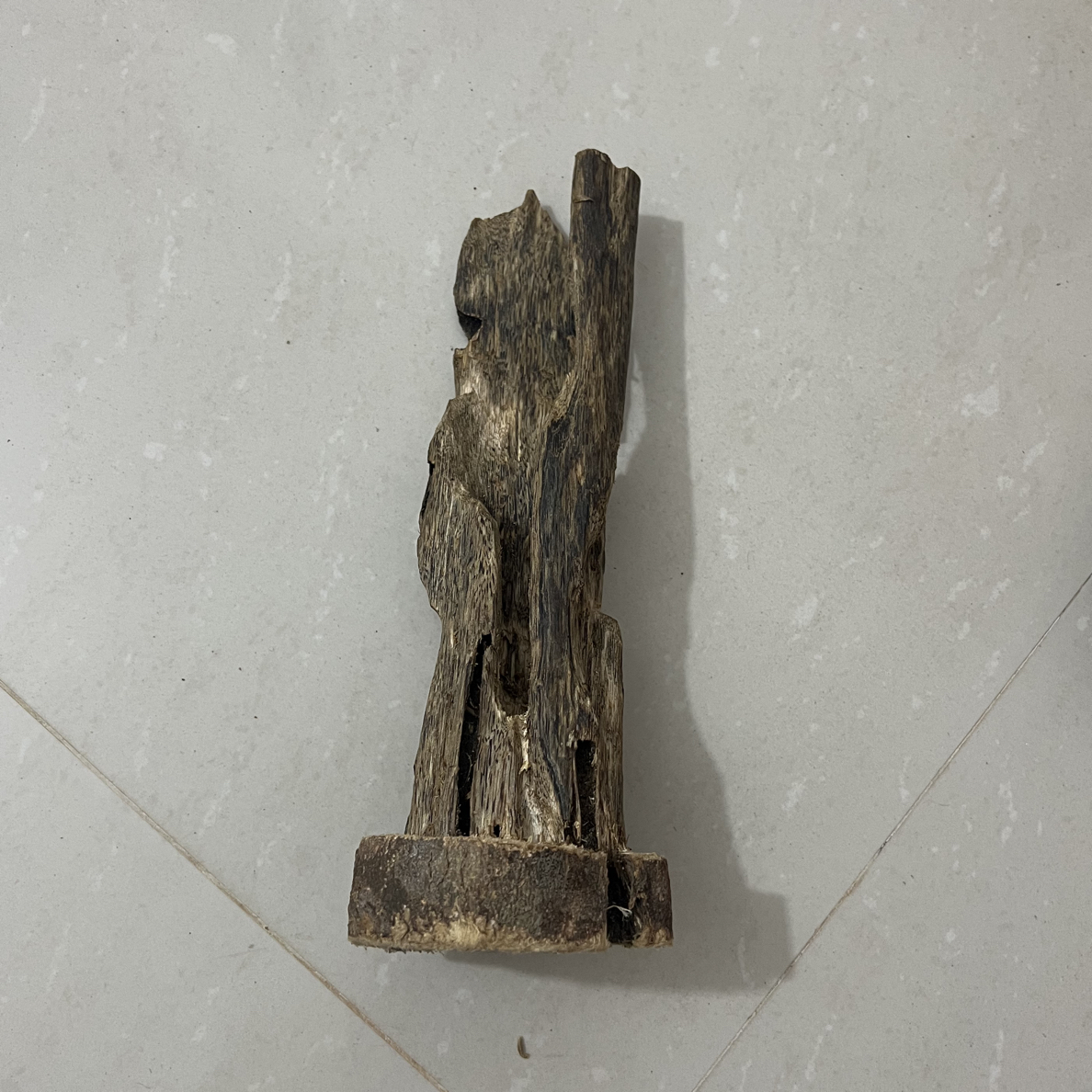 沉香天然沉香虫漏135克+