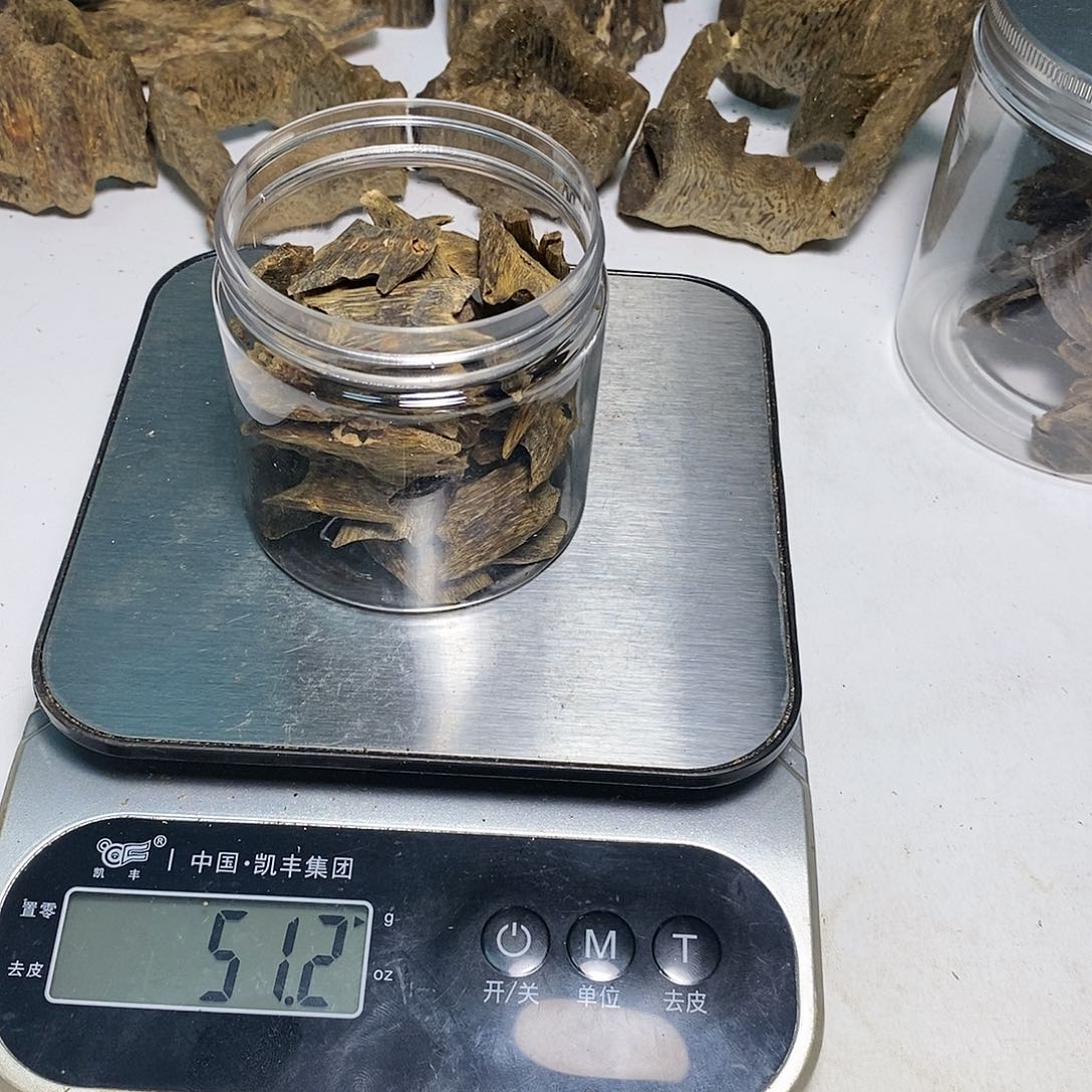沉香沉香碎屑东****红陆河块料50克