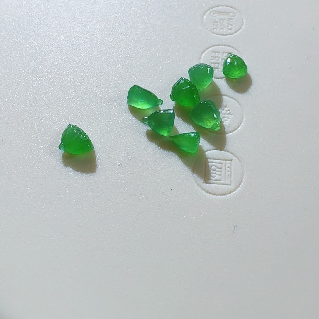 翡翠颈饰未镶嵌莲蓬