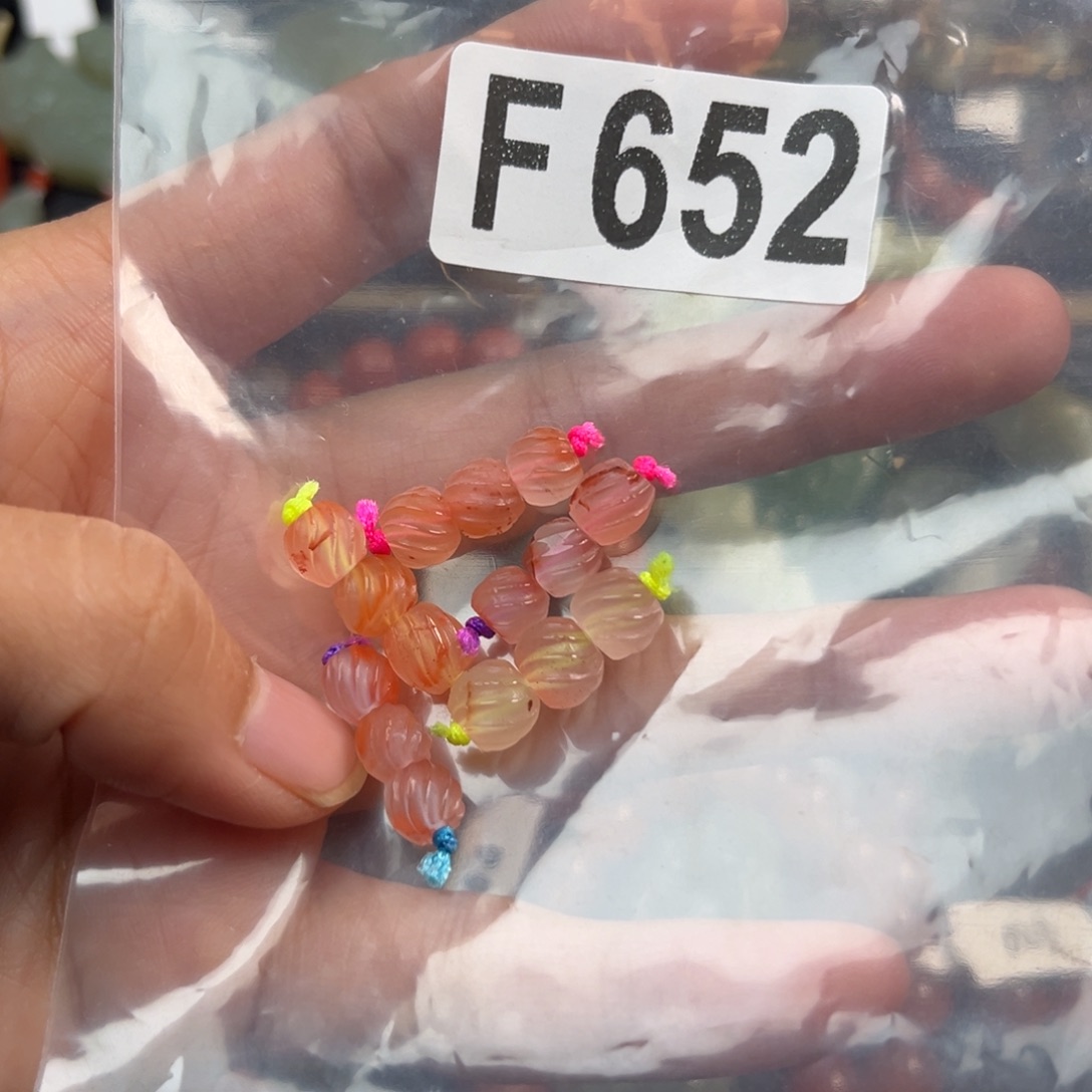 南红玛瑙未镶嵌珠宝奇石