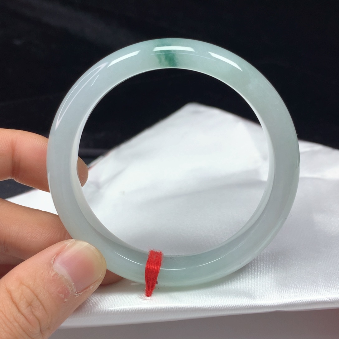 翡翠手镯（圆镯）未镶嵌56.6