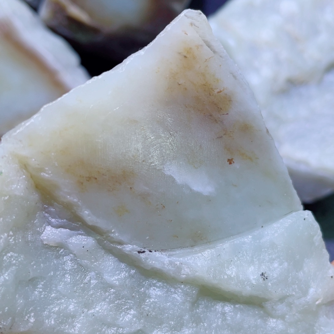 和田玉未镶嵌珠宝半成品