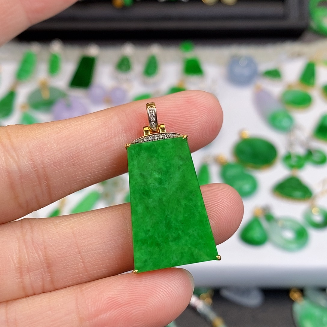 吊坠(不含链)18K金镶嵌翡翠