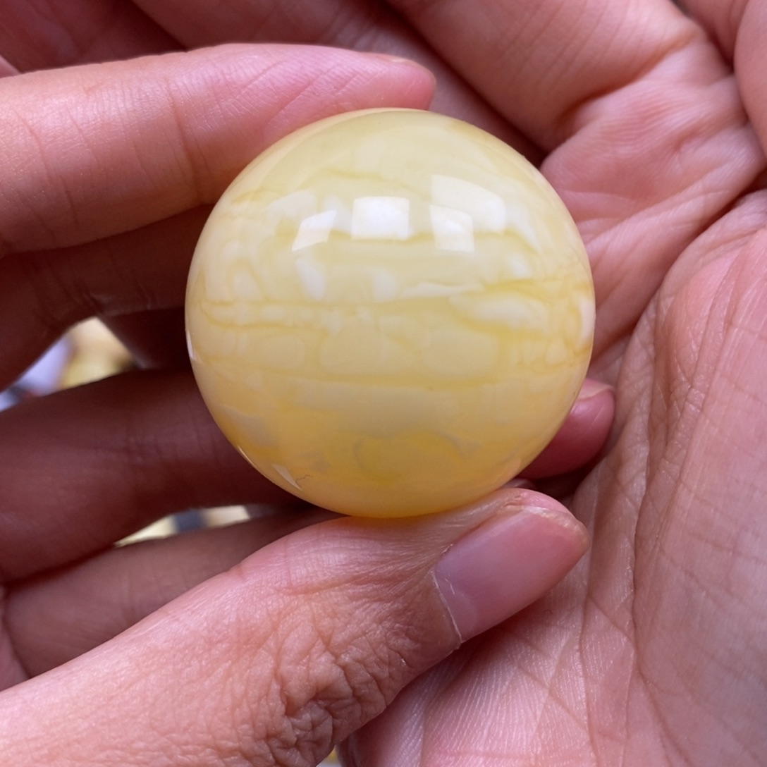 琥珀未镶嵌裸石34.7