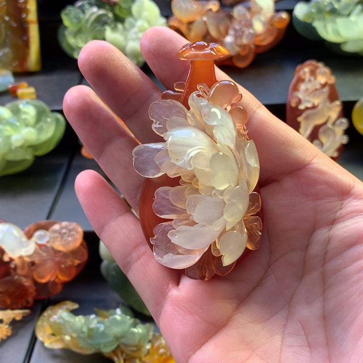 蓝***晨合金蛇纹石玉颈饰