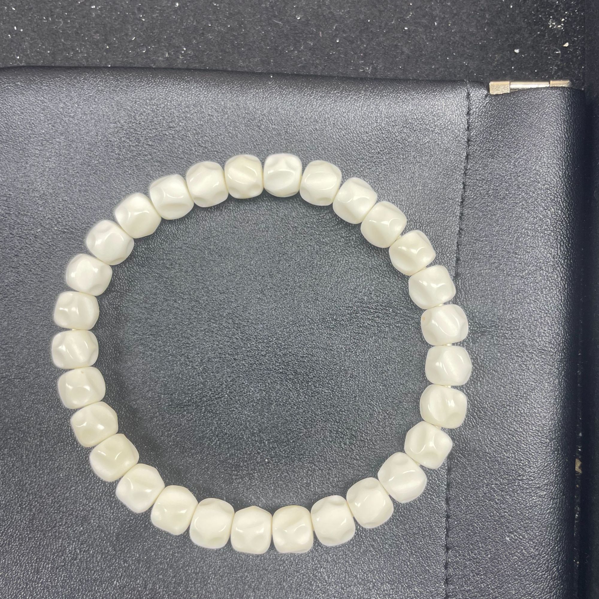 手工雕刻白玉菩提巧克力款8尺寸手串