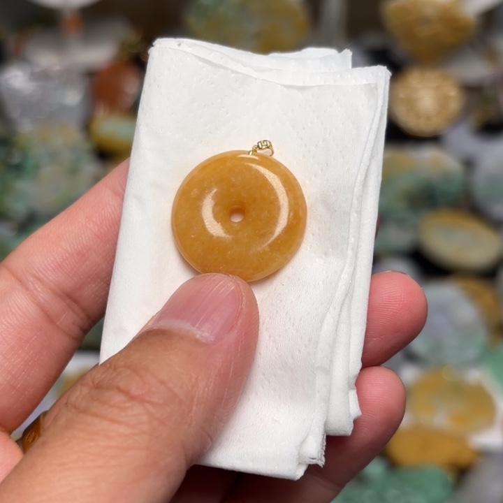 翡翠颈饰未镶嵌吊坠