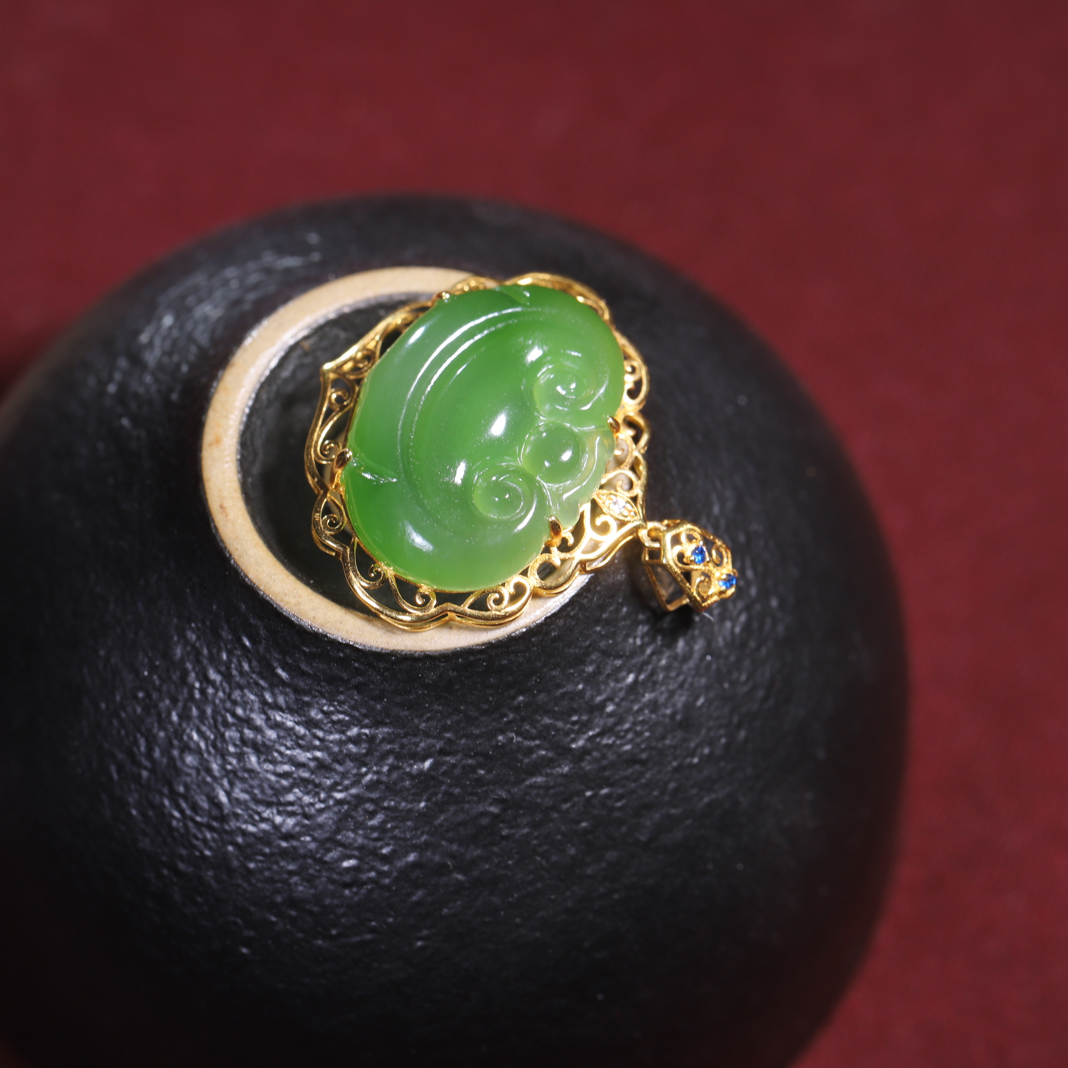 【小娟珠宝】 和田玉碧玉18k金如意宝宝锁吊坠 