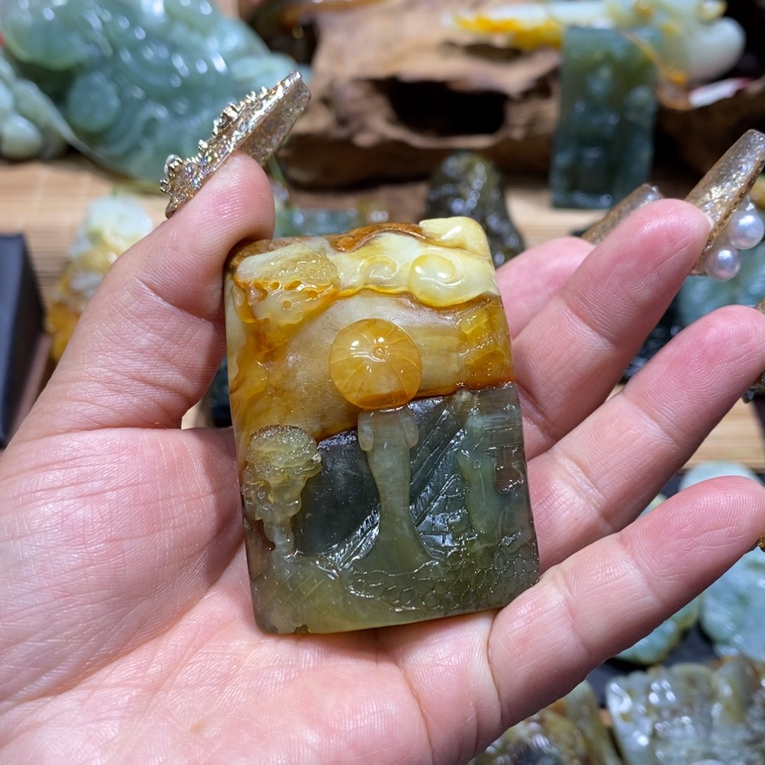 蛇纹石玉颈饰未镶嵌我****潇