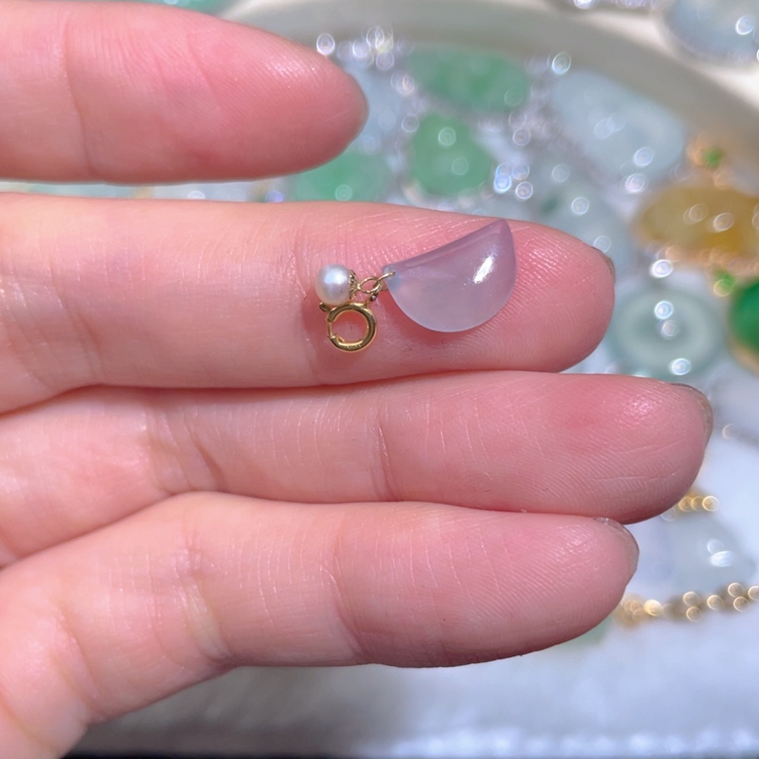 翡翠颈饰18K金镶嵌翡翠