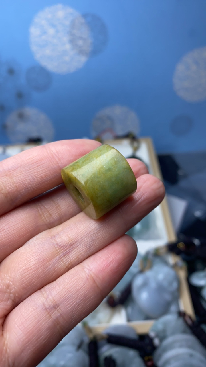 天然翡翠路路通吊坠