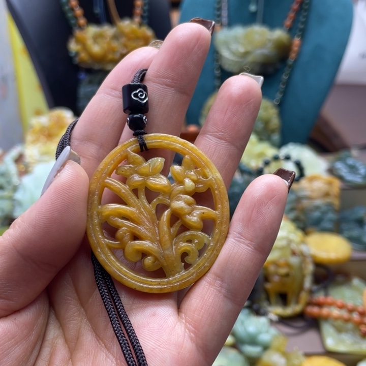 蛇纹石玉合金颈饰