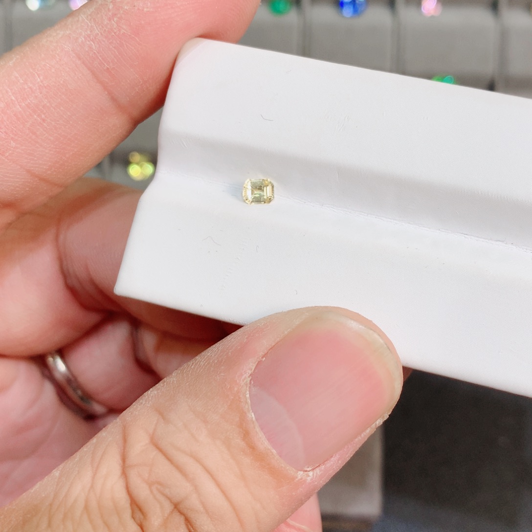 蓝宝石裸石未镶嵌0.31ct 无烧蓝宝石
