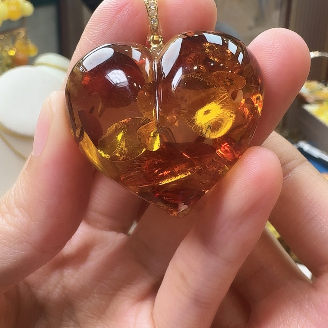 琥珀未镶嵌颈饰吊坠