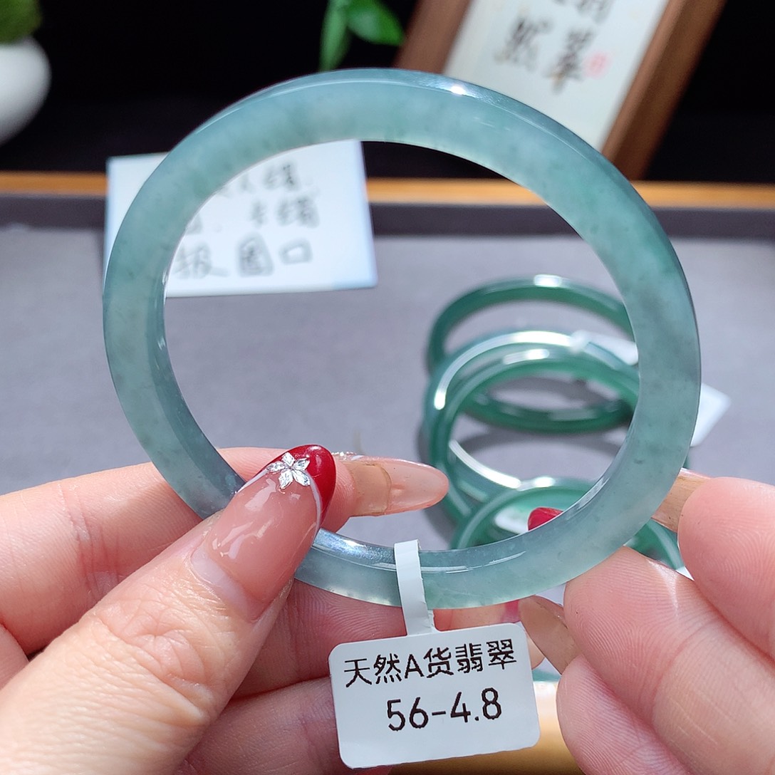 翡翠手镯（圆镯）未镶嵌