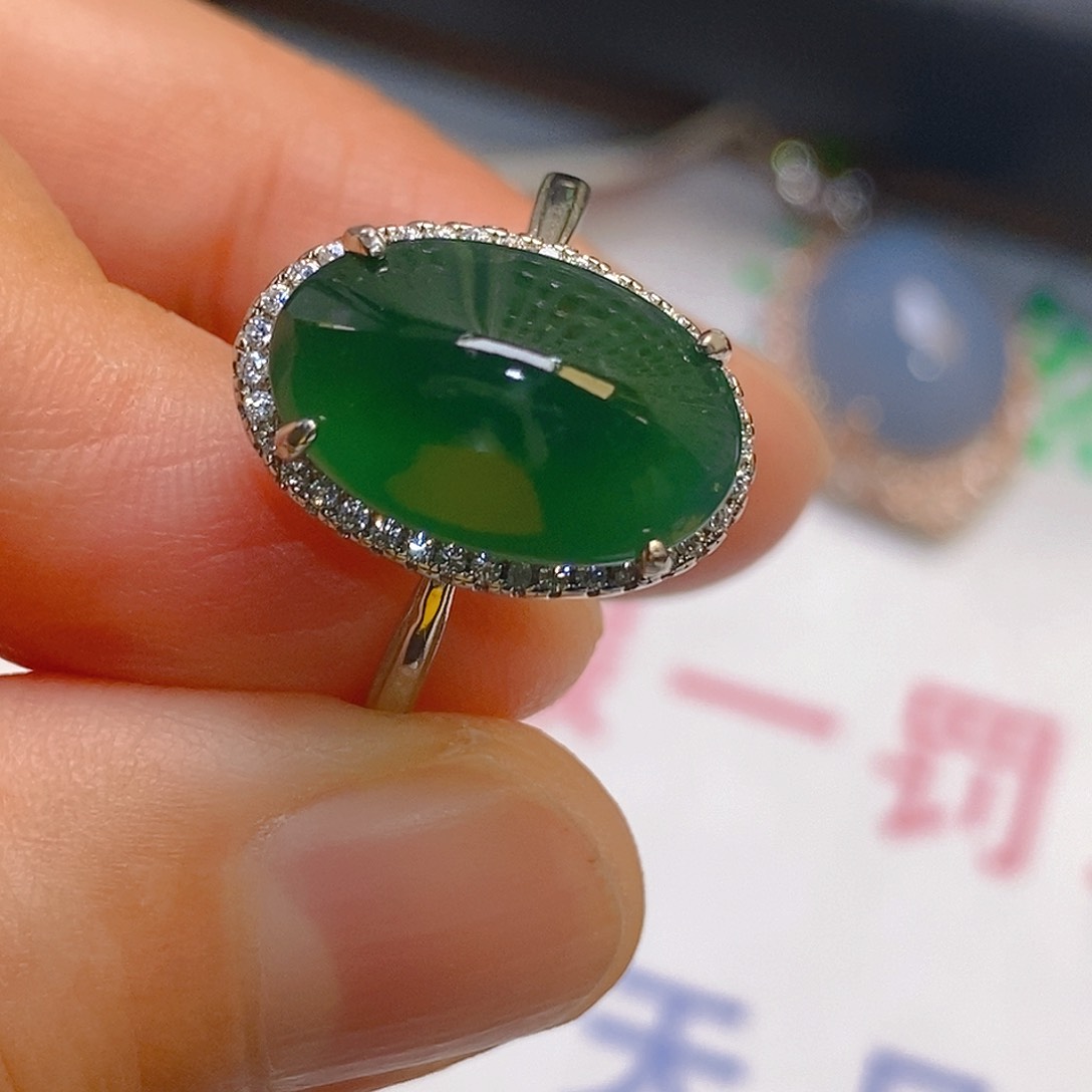 翡翠耳饰未镶嵌天然翡翠