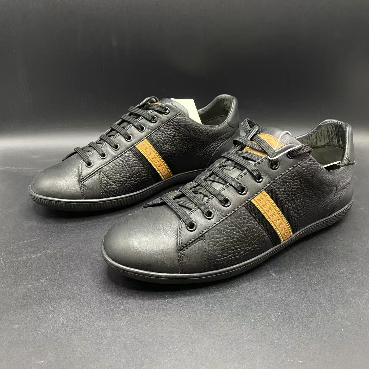 95新 LouisVuitton/路易威登 【聚星好物】男士黑皮革低帮板鞋42欧