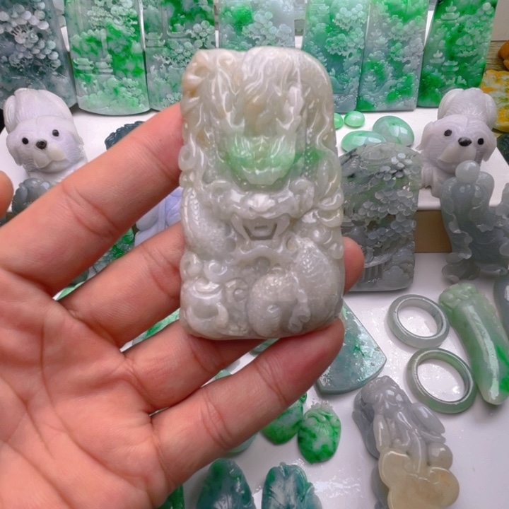 翡翠未镶嵌颈饰翡翠