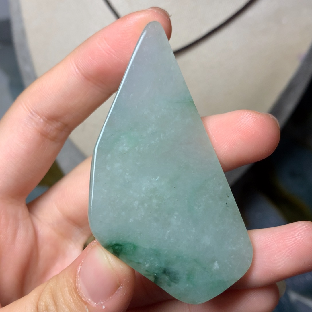 翡翠颈饰未镶嵌吊坠