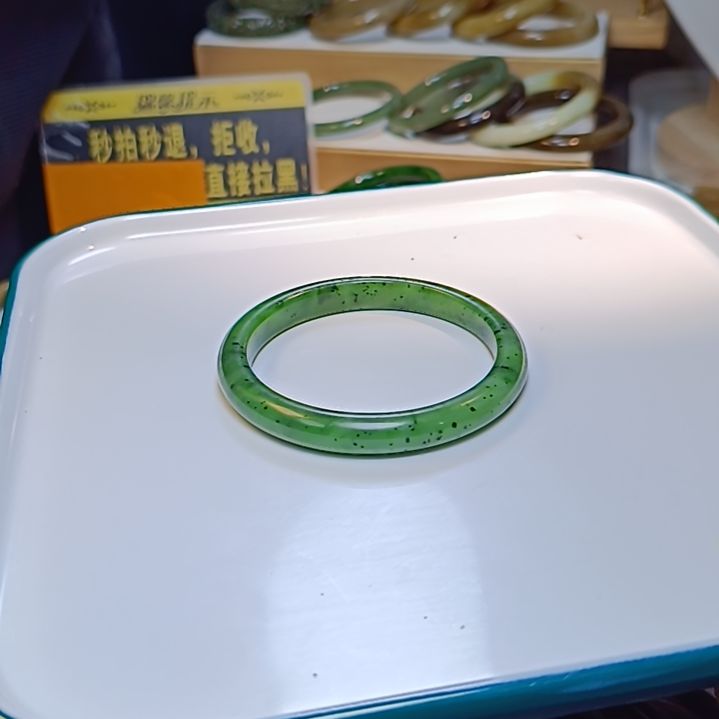 和田玉（糖玉）未镶嵌手镯