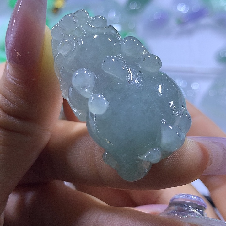 翡翠未镶嵌颈饰天然翡翠A货吊坠