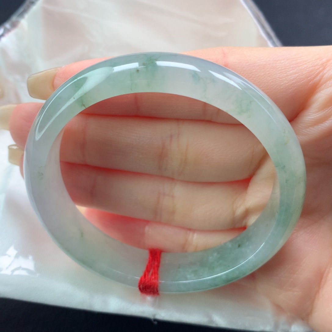 翡翠手镯未镶嵌（2号）（贵妃）正圈50可戴