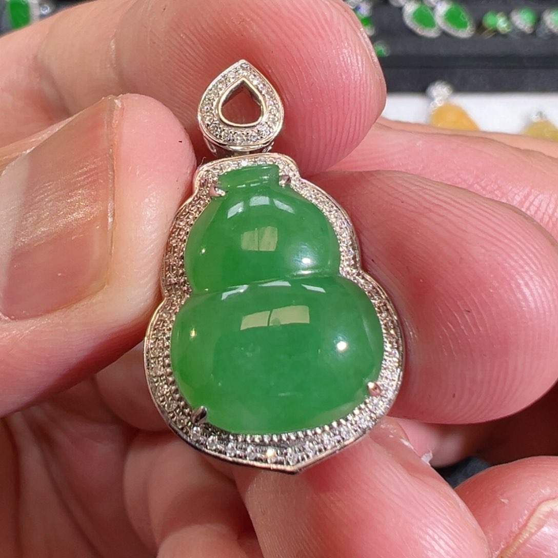 【闪购商品】翡翠吊坠(不含链)18K金镶嵌