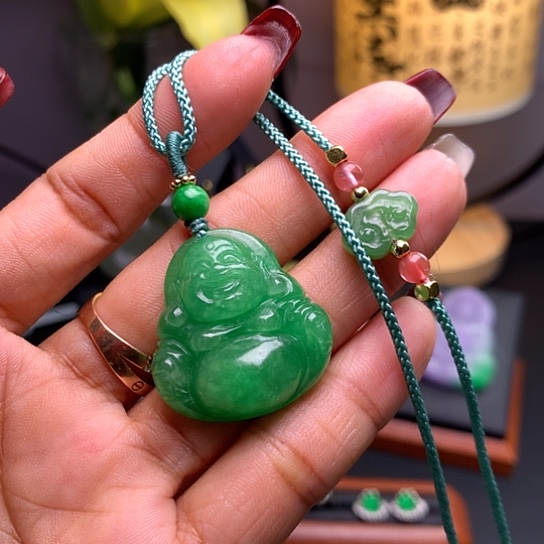 翡翠吊坠(赠链)未镶嵌