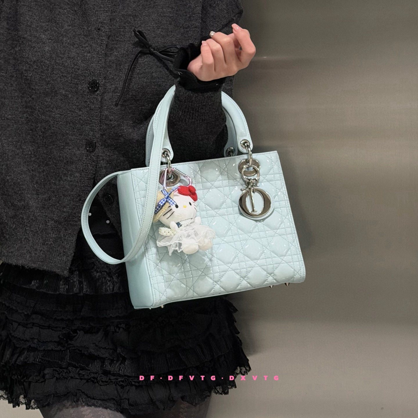 95新 DIOR/迪奥 dior 奶蓝色漆皮五格戴妃单肩包