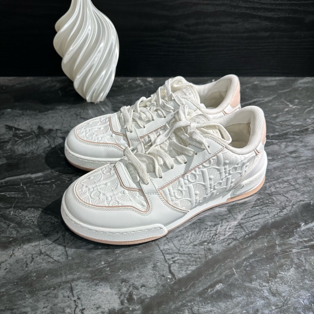 99新 DIOR/迪奥 36.5码/白浮雕满印板鞋