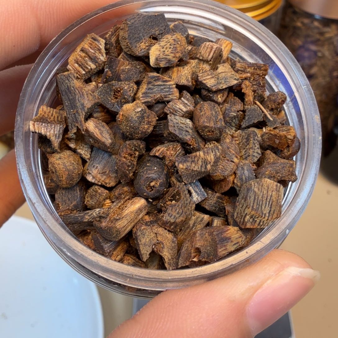 沉香沉香碎屑天****司海南糖结沉水车珠料