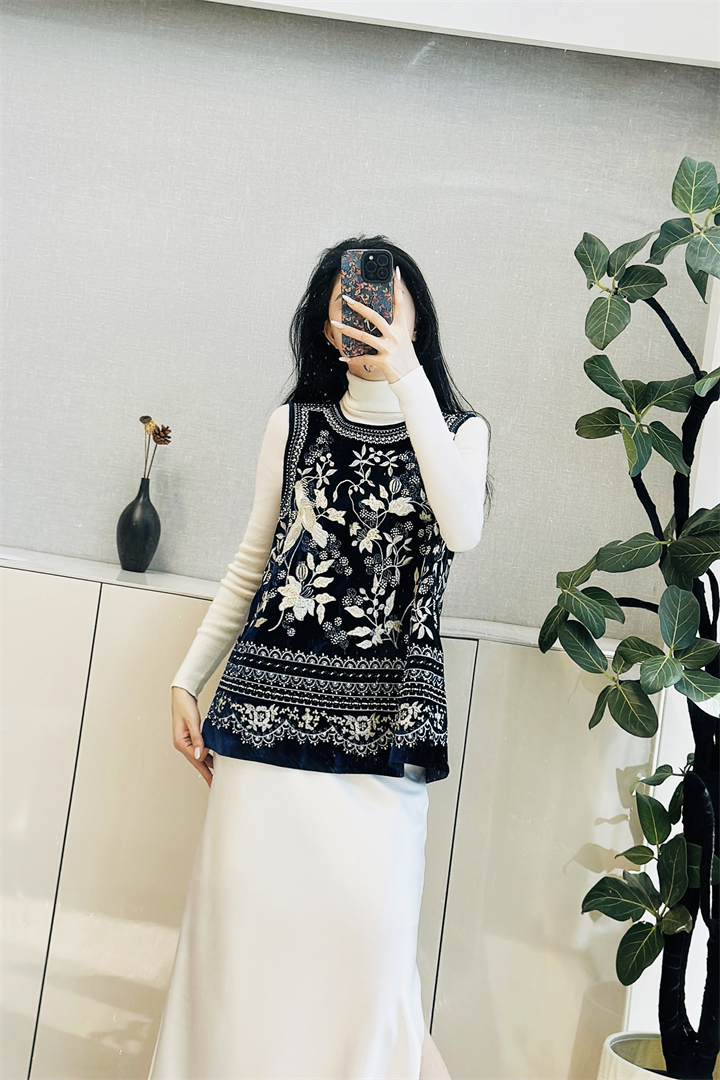 重工桑蚕丝丝绒刺绣手工钉珠百搭上衣马甲