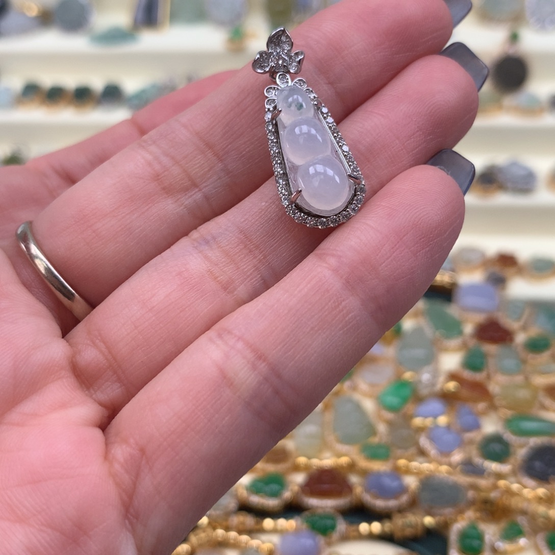 翡翠银S925镶嵌颈饰豆子